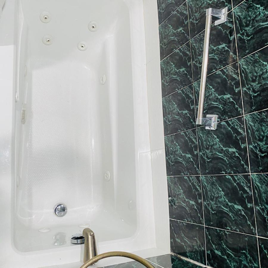 Room With Jacuzzi, Massage Seat, And Parking Space, The Best Choices!! North Bergen Exteriör bild