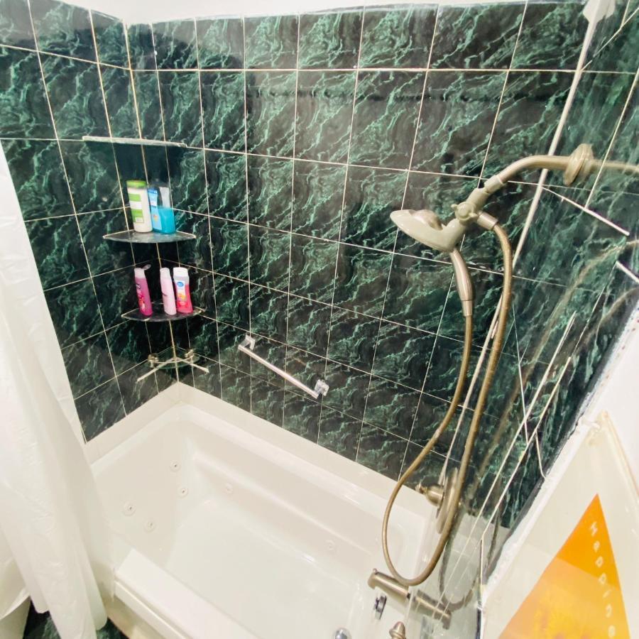 Room With Jacuzzi, Massage Seat, And Parking Space, The Best Choices!! North Bergen Exteriör bild
